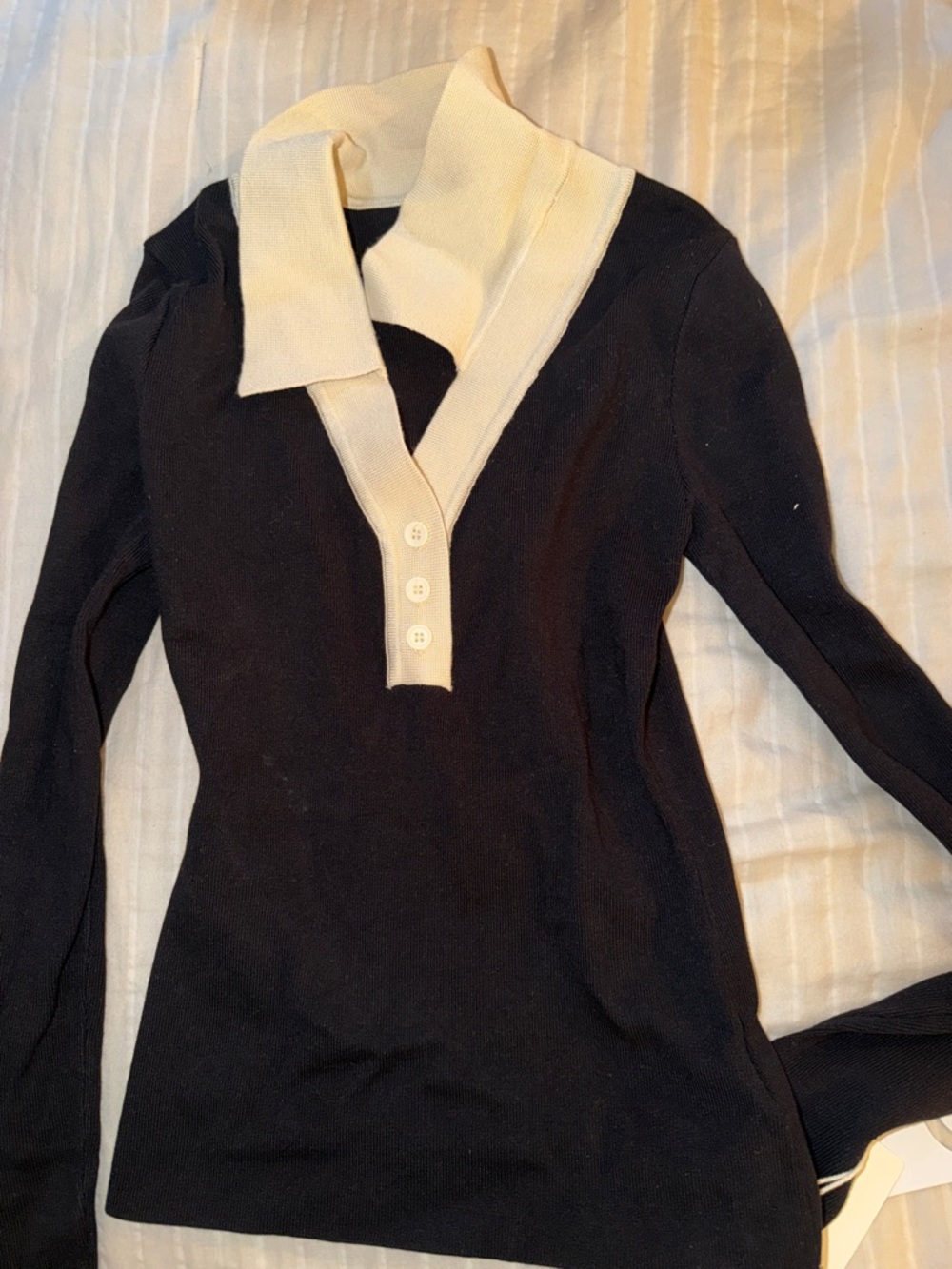 Commense Black Knit Top with Cream Contrast Collar